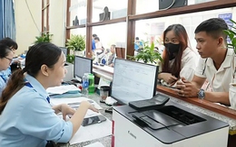 Tin tức sáng 26-10: Giảm 20 vị trí việc làm lãnh đạo, quản lý sau sắp xếp; VinFast cảnh báo giả mạo