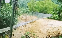 Học sinh lớp 3 bị trượt chân vào cống nước bên đường tử vong