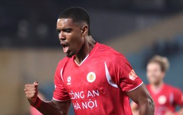 Lê Văn Đô bị thẻ đỏ vì đánh nguội, CAHN vẫn giành chiến thắng để vươn lên nhì bảng