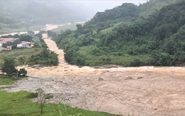 Sạt lở, lũ bùn dài 3km cô lập 5 làng ở Ngọc Linh: Lập tức mở đường mòn vào làng