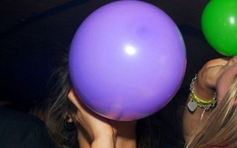 Hai vợ chồng trẻ liệt người sau 10 tháng chơi ‘bóng cười’