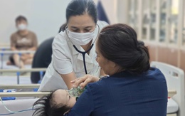 Giao mùa, trẻ nhiễm vi rút hợp bào hô hấp RSV gia tăng, nhiều ca chuyển biến nặng