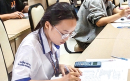 Thầy giáo ẩn danh cho sinh viên mượn 15 triệu nhập học thành 'người cha hiền giữa đời thường'