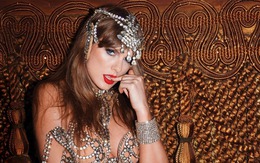 Taylor Swift tự phá kỷ lục của chính mình với 'The life of a showgirl'