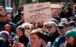 Sự thật về việc gần 100.000 nhân viên liên bang Mỹ đồng loạt từ chức trong một ngày