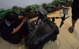 Drone bay tiếp tế cùng đội cứu hộ Thái Nguyên vượt trăm km vào Huế