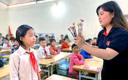 Bắt buộc dạy tiếng Anh từ lớp 1: Tìm đâu ra 22.000 giáo viên?