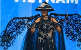 'Đầu cơ nghiệp’ của Đoàn Công Vinh so với trang phục các nước ở Mister Global 2025