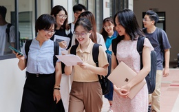 Đại học Kinh tế TP.HCM công bố gói hỗ trợ 7 tỉ đồng cho sinh viên bị ảnh hưởng bão số 10