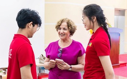 Học sinh Royal School thảo luận cùng giáo sư hàng đầu thế giới