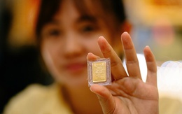 Giá vàng miếng SJC vượt 140 triệu đồng/lượng