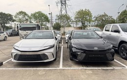 Tin tức giá xe: Toyota Camry giảm gần 80 triệu, Hilux giảm đến 30 triệu đồng