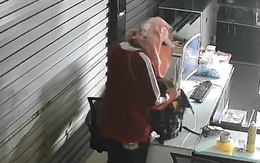 Bịt mặt, leo trần nhà trộm cửa hàng điện thoại, nam thanh niên bị bắt sau 4 ngày