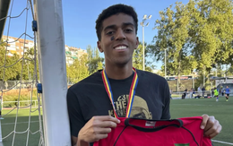 Hành trình ngộ nghĩnh từ sân phủi đến vòng loại World Cup