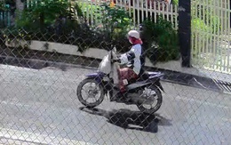 Bé trai 11 tuổi bán vé số bị người phụ nữ dụ 'cho xe đạp điện' rồi giật 140 tờ