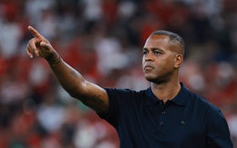 HLV Patrick Kluivert bị người hâm mộ Indonesia chỉ trích nặng nề