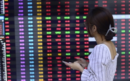 Chứng khoán lại gây bất ngờ sau khung 14h