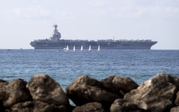 Mỹ điều tàu sân bay lớn nhất thế giới, Venezuela gấp rút triển khai quân đội quy mô lớn
