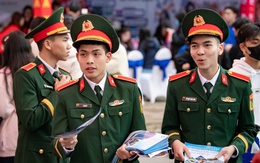 Nhân tài phục vụ trong quân đội có thể hưởng phụ cấp 550% lương