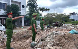 Công an phường tuần tra, bắt quả tang 2 xe tải đổ bậy xà bần giữa đêm khuya