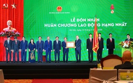 Bộ Nông nghiệp và Môi trường nhận Huân chương Lao động hạng nhất