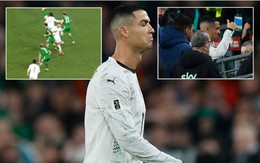 Ronaldo đánh nguội nhận thẻ đỏ, trề môi trên đường rời sân, Bồ Đào Nha chưa giành vé World Cup 2026