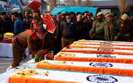 Đồn cảnh sát Ấn Độ bung nóc vì thuốc nổ thu giữ, nhiều người thiệt mạng