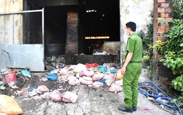 Phát hiện cơ sở chế biến mỡ động vật trái phép nằm trong khu vực nghĩa trang