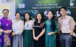 Tác giả sách 'Tình yêu không cổ tích' gây quỹ hơn 60 triệu đồng tặng đồng bào vùng bão lũ