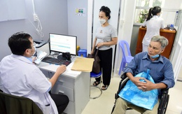 Người trên 65 tuổi đã mua bảo hiểm y tế có được hoàn lại tiền?