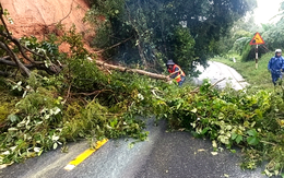 Nhiều tỉnh lộ, đường liên xã miền núi Khánh Hòa bị sạt lở, nước lớn cuốn trôi