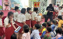 Hai trường chất lượng cao ở TP.HCM giao lưu âm nhạc dân tộc