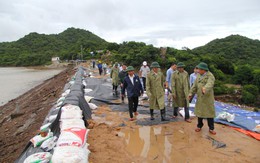 Hồ chứa 1,8 triệu m³ bị xói thân đập vì lượng nước lũ đổ về gấp 5 ngưỡng xả