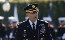 Các quan chức quân đội Mỹ bất ngờ đến thăm Ukraine giữa lúc Nga tấn công dữ dội