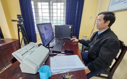 Trường vùng ngập lụt ở Huế đón 20-11 online