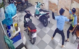 Mâu thuẫn trong việc dắt xe, 2 bảo vệ đâm nhau, 1 người chết