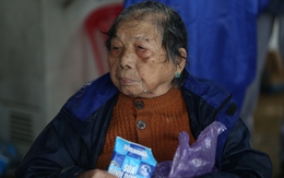 Cụ bà 85 tuổi vùng lũ Bắc Nha Trang: 'Lũ lên rất nhanh, tài sản bị cuốn trôi hết rồi'