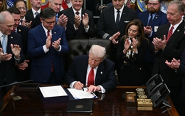 Ông Trump và ngoại giao 'vàng': Nhiều lãnh đạo thế giới tặng quà xa xỉ cho ông Trump