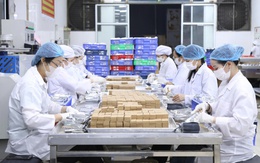 Xuyên đêm sản xuất 30 tấn lương khô cứu trợ đồng bào vùng lũ Trung Bộ