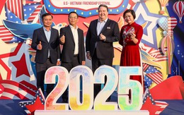 Đại sứ Knapper cùng người dân Hà Nội khám phá văn hóa Việt, Mỹ