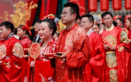 Bạn trẻ Trung Quốc đua nhau đăng ký cưới ở... hộp đêm, đại nhạc hội