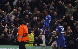 Nối gót Mbappe và Haaland, Estevao đi vào lịch sử Champions League