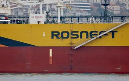 Tàu Nga bị tố liên tục dùng cờ giả để lách lệnh trừng phạt dầu mỏ