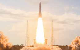 Châu Âu chi kỷ lục 22 tỉ euro cho cuộc đua vũ trụ, tuyển phi hành gia lên Mặt trăng