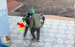 Thanh niên sững sờ nhìn bánh xe thi triển skill... 'phân thân'