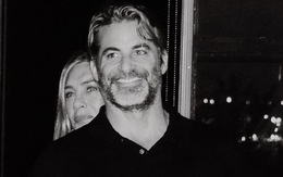 Jennifer Aniston công khai bạn trai Jim Curtis