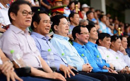 Phó thủ tướng Mai Văn Chính dự Lễ bế mạc Giải bóng đá công nhân, viên chức Việt Nam 2025