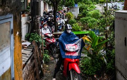 Cấm 1 chiều cầu Long Biên, người Hà Nội chật vật tìm cách sang sông