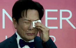 Ông Nawat xin lỗi và bật khóc, tố Miss Universe thiếu tôn trọng người Thái