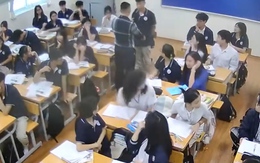 Thầy giáo có màn kịch chúc mừng sinh nhật khiến học trò hết hồn